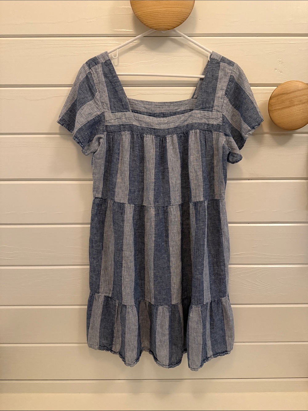 beachlunchlounge Linen and Cotton Blend Chambray Tiered Dress